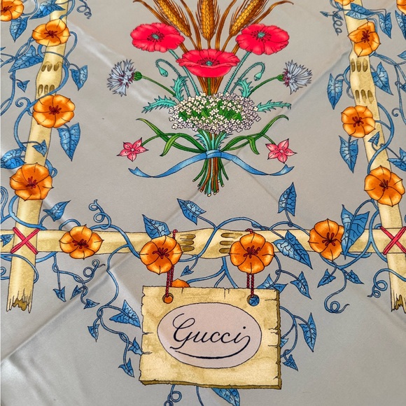 Vintage Gucci Silk Scarf by Vitoria Accornero - Picture 3 of 10